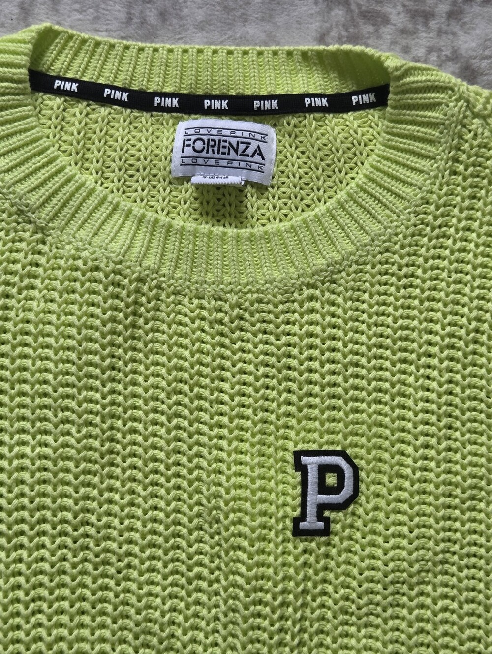 PINK Victoria's Secret Vibrant Lime Sweatersize large Brand New Without Tags - Picture 2 of 5